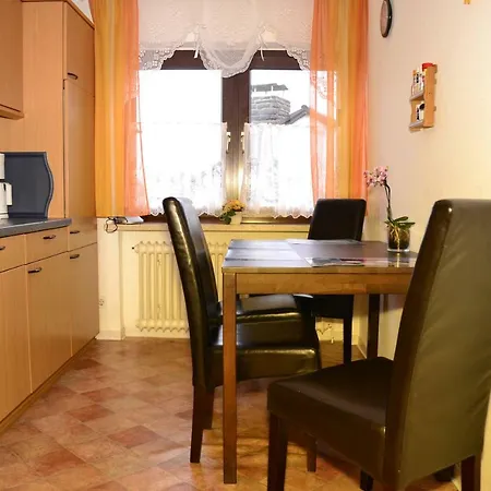Hoyler Apartment *